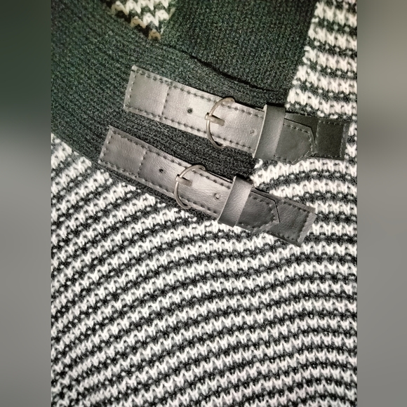 Extra Touch Sweater dress - Picture 3 of 4